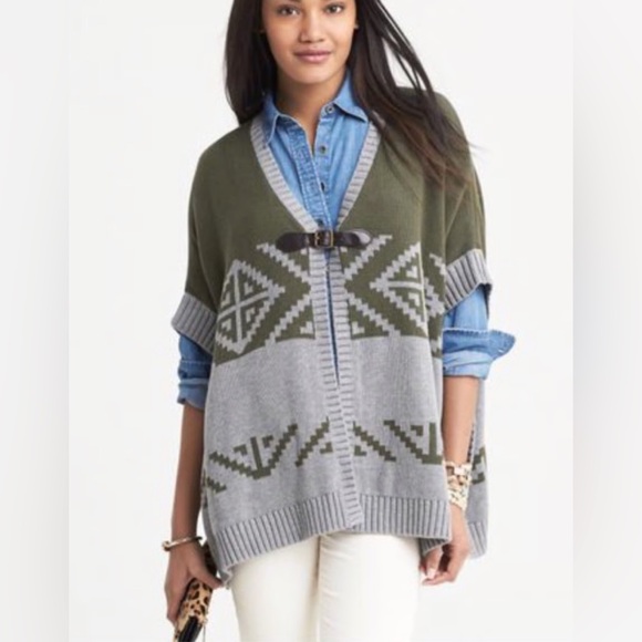 Banana Republic Sweaters - Banana Republic Heritage Poncho Sweater Knit Buckle Heavy Poncho Women's XS/S